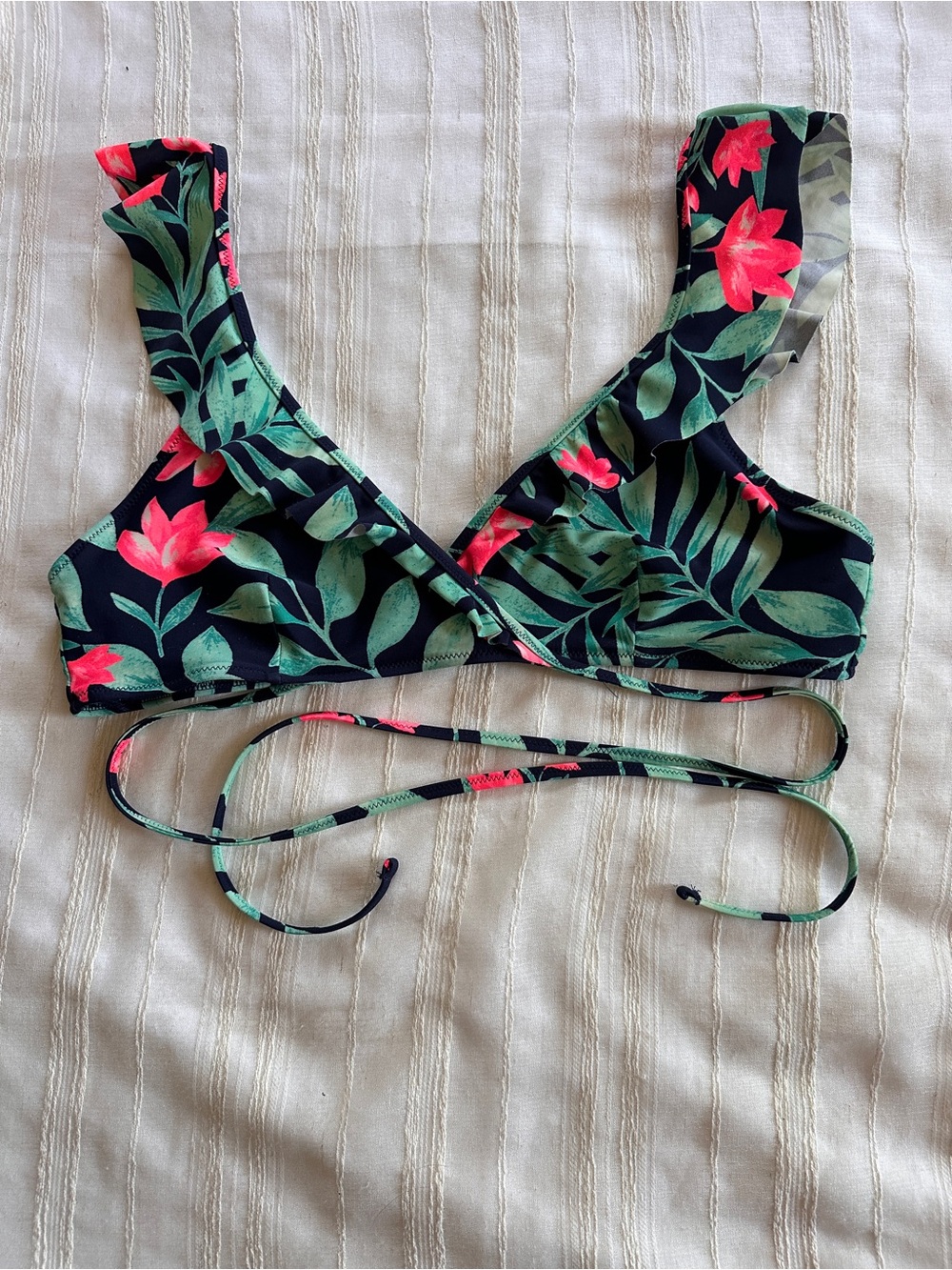 Aerie Ruffle Strap Hawaiian Print Wrap Bikini Top | Women’s L